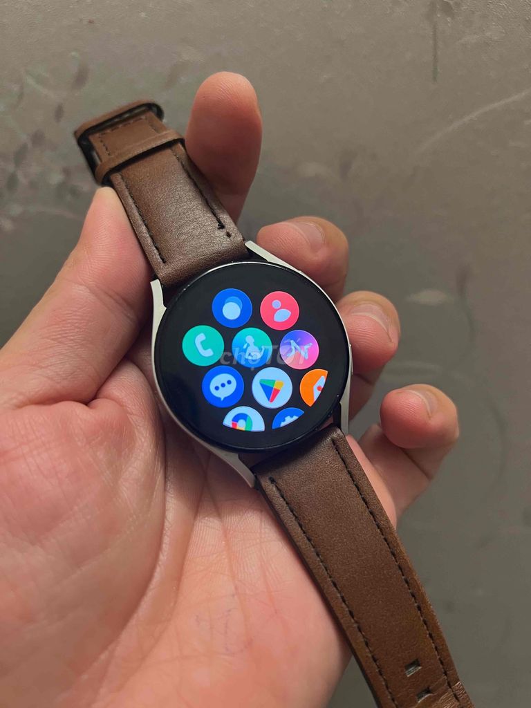 Galaxy Watch 5 bản 40mm có esim