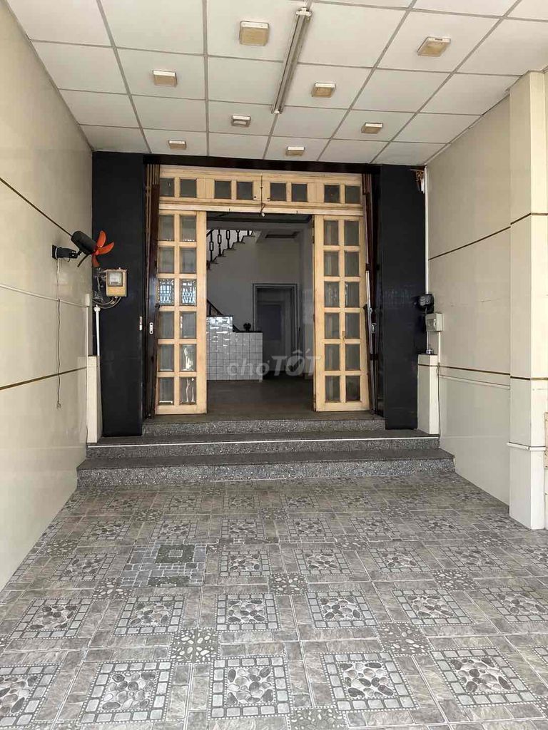 УГЛОВОЙ ДОМ В ПЕРЕУЛКЕ 258 DUONG BA TRAC – 163,2 М² – 5 СПОЛЬЕН – 3 ЭТАЖА + ТЕРРАСА