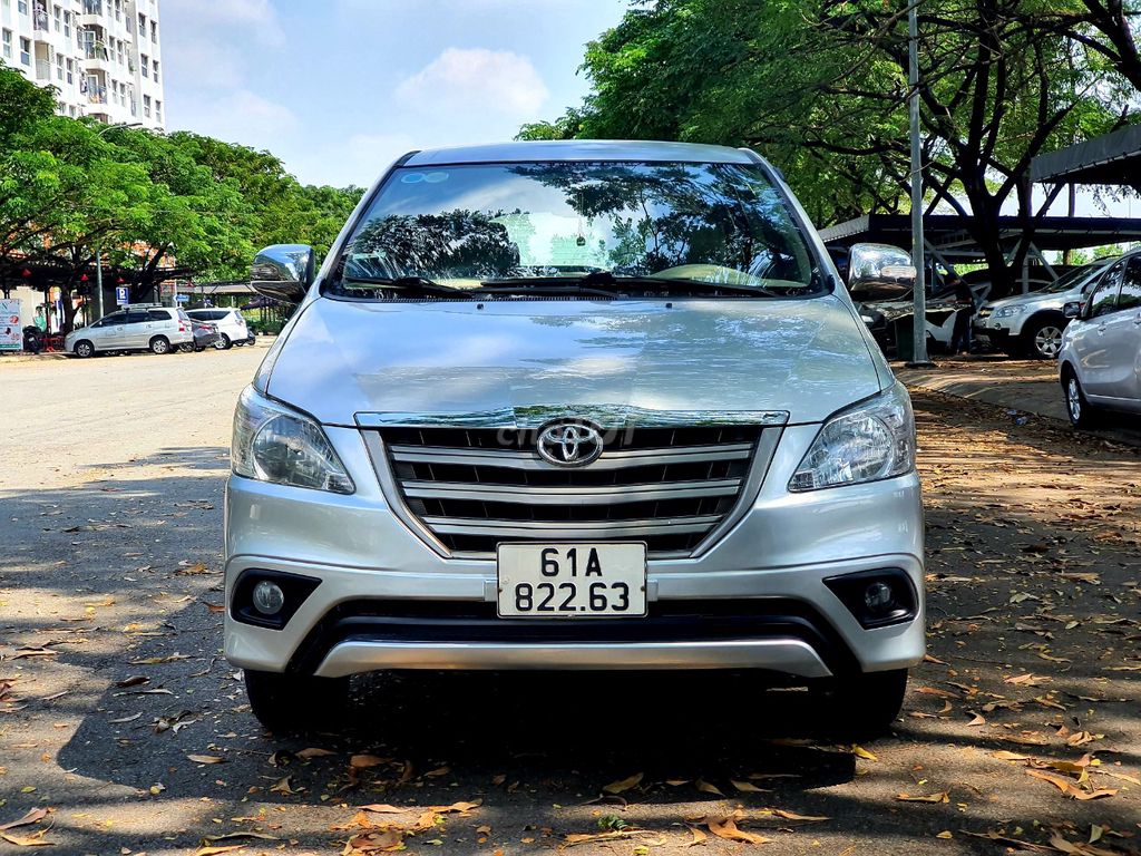 Toyota Innova 2014 E Sàn 2.0 - Ghi bạc đẹp