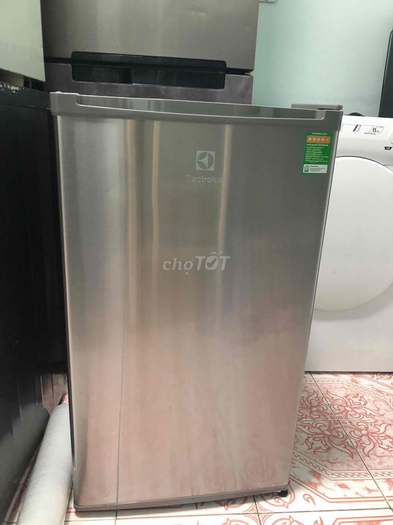 thanh lý tủ lạnh electrolux 92L zin 100%