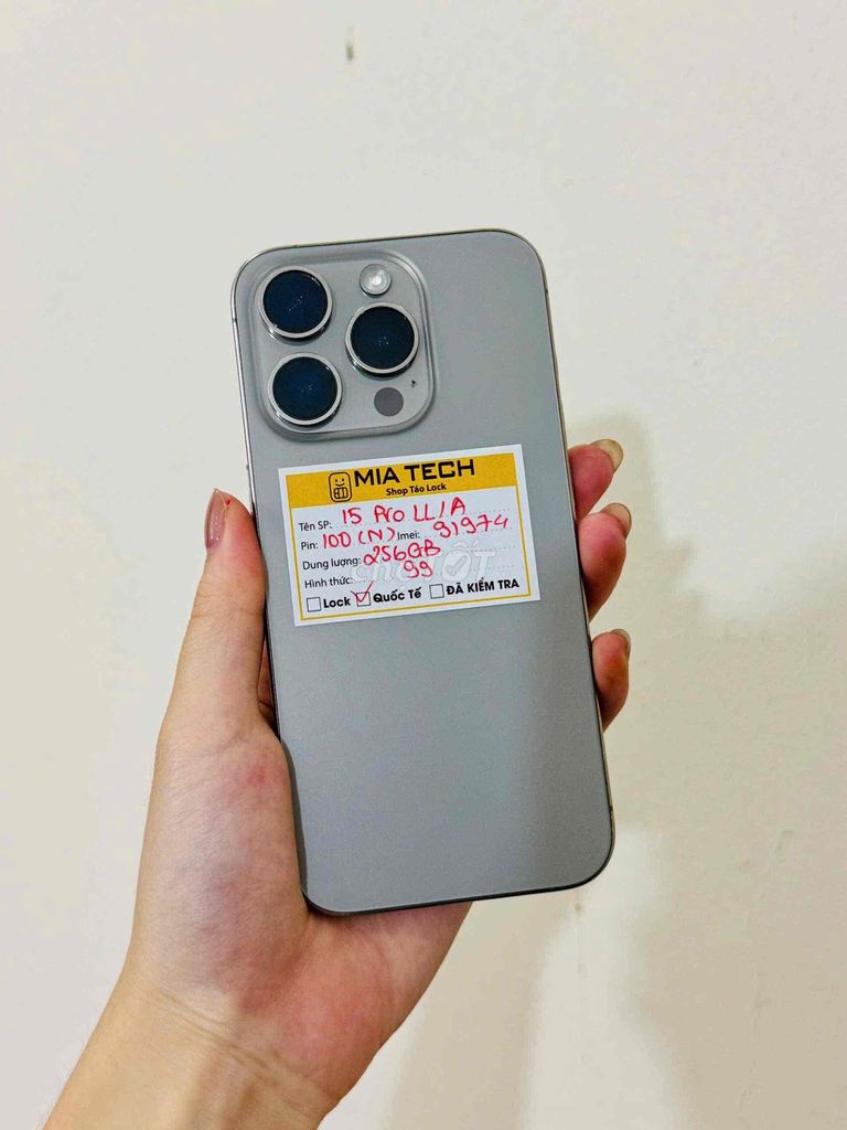 iPhone 15 Pro LL/A 256GB Xám 99%. Mua bán Điện thoại tại Quận Ba Đình Hà Nội được đăng bởi Huy Trần hình 1