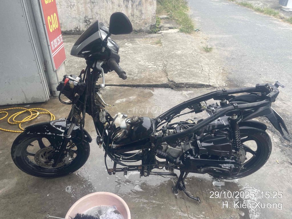 xe nilong dán kín xe. Mua bán Xe máy tại Huyện Kiến Xương Thái Bình được đăng bởi mikado hình 4