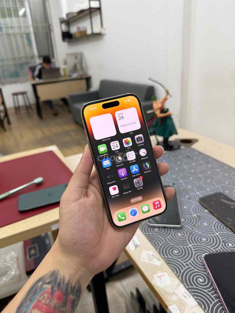 Apple iPhone 14 Pro 128GB Vàng 99%. Mua bán Điện thoại tại Quận Đống Đa Hà Nội được đăng bởi KT Hà Nội Mobile hình 1
