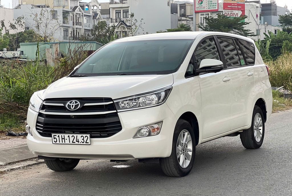 Innova 2019 2.0G  trắng Ngọc Trai - hàng quá hiếm