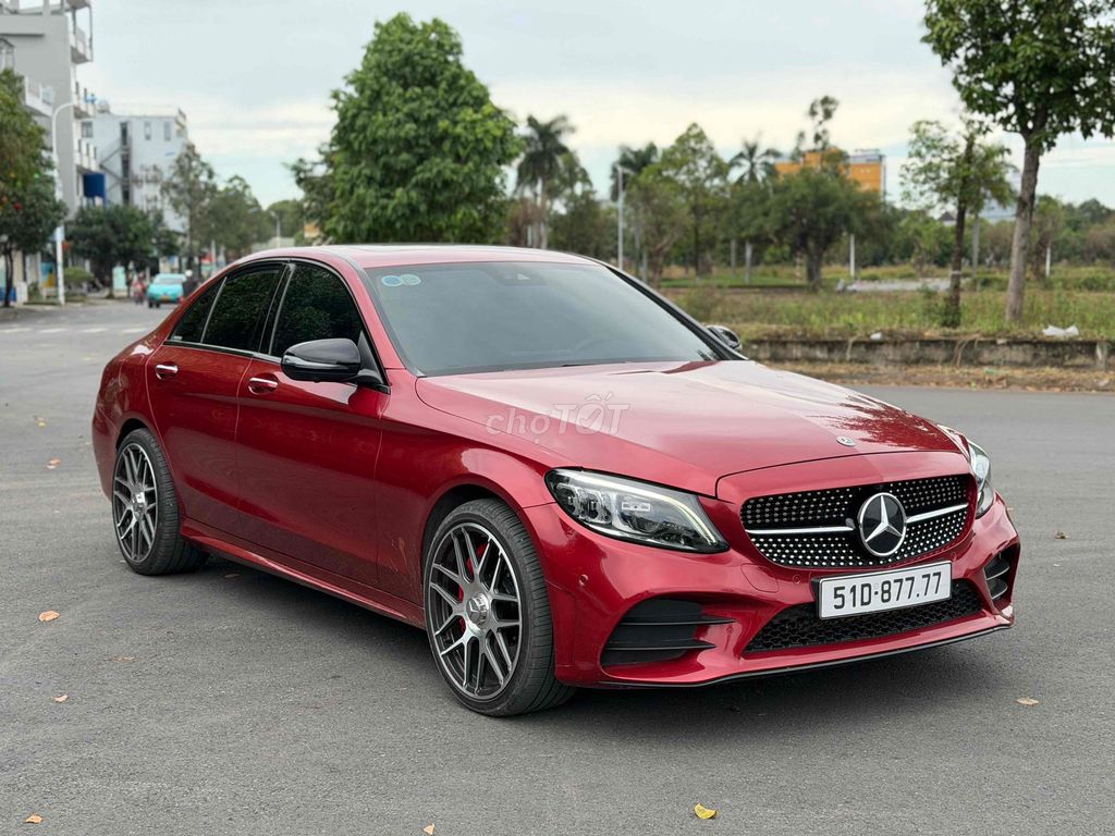 Mercedes Benz C300 AMG 2019 - 34000 km. Mua bán Ô tô tại Thành phố Dĩ An Bình Dương được đăng bởi Nguyễn Tú hình 7