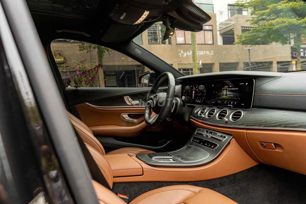 E300 AMG 2022 màu đen nt nâu siêu lướt & siêu đẹp. Mua bán Ô tô tại Quận 7 Tp Hồ Chí Minh được đăng bởi Dương Phương hình 15