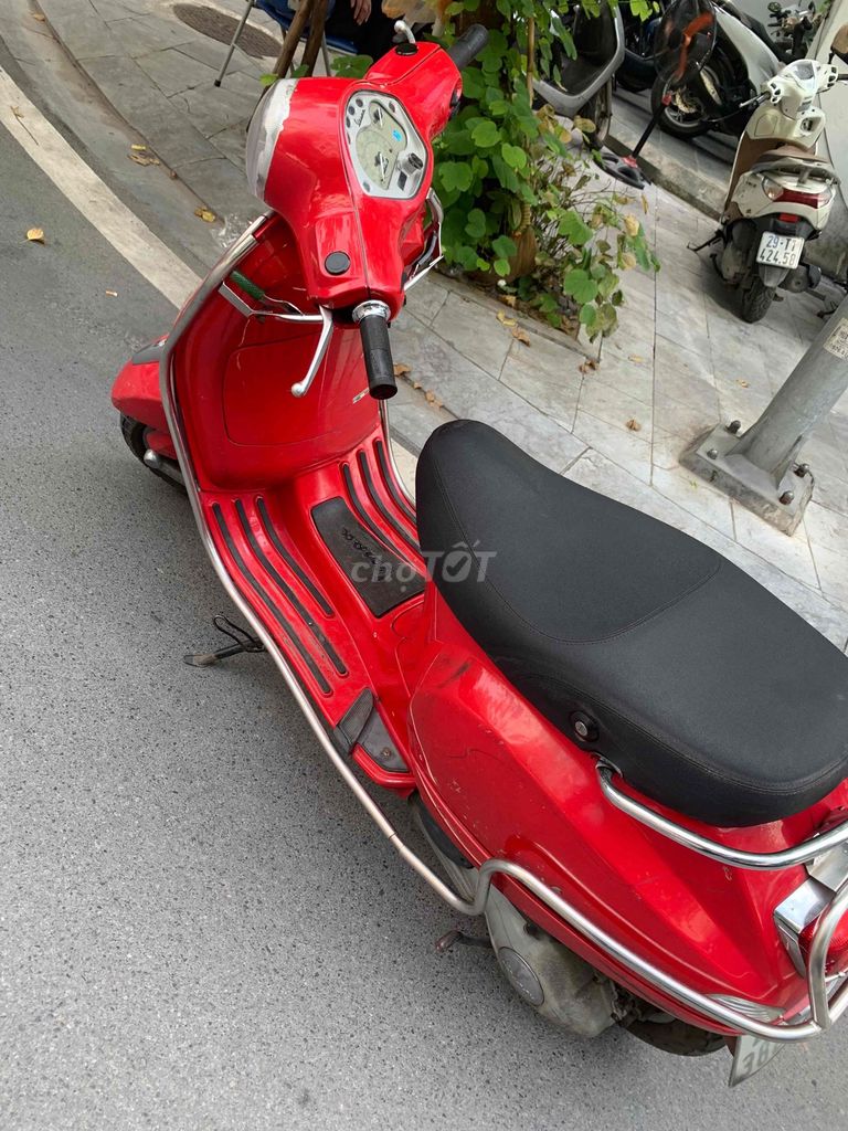 Piaggio Vespa LX 3Vie 2013 Красный