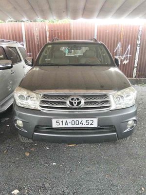 Toyota Fortuner 2010 2 cầu Xám Tự động