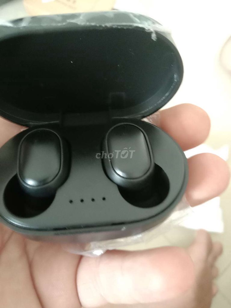 Cần thanh lý tai nghe Bluetooth ko dây bao đẹp bền