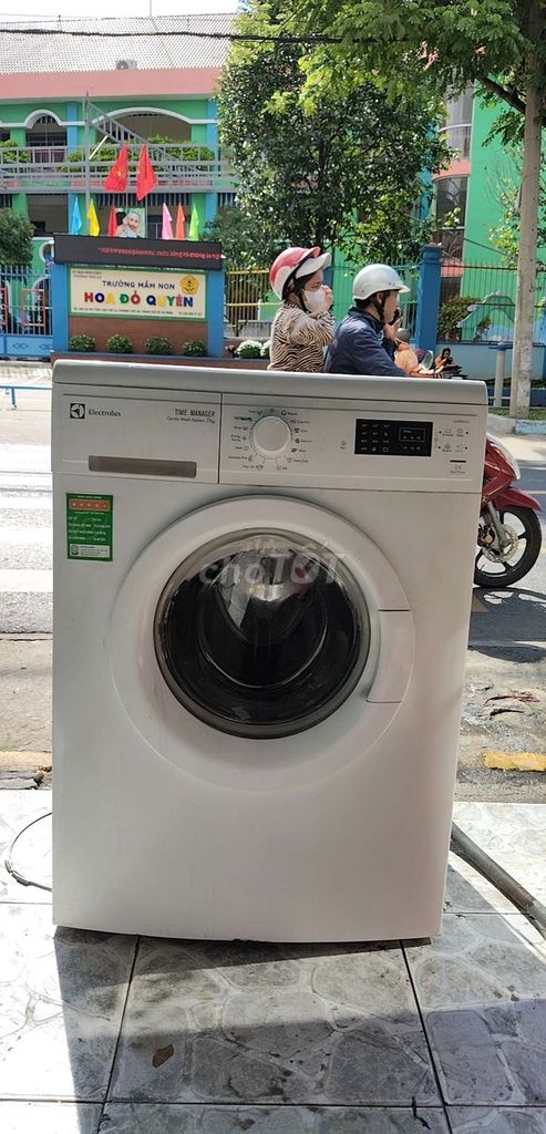 Máy giặt Electrolux 7kg giặt vắt tốt . Mua bán Máy giặt tại Quận 12 Tp Hồ Chí Minh được đăng bởi Nguyễn Thị Cẩm Tiên hình 1