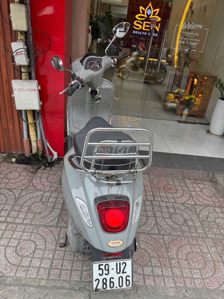 Vespa Sprint 2020 màu xám nữ chạy còn mới. Mua bán Xe máy tại Quận Tân Bình Tp Hồ Chí Minh được đăng bởi Nhat Vy hình 3