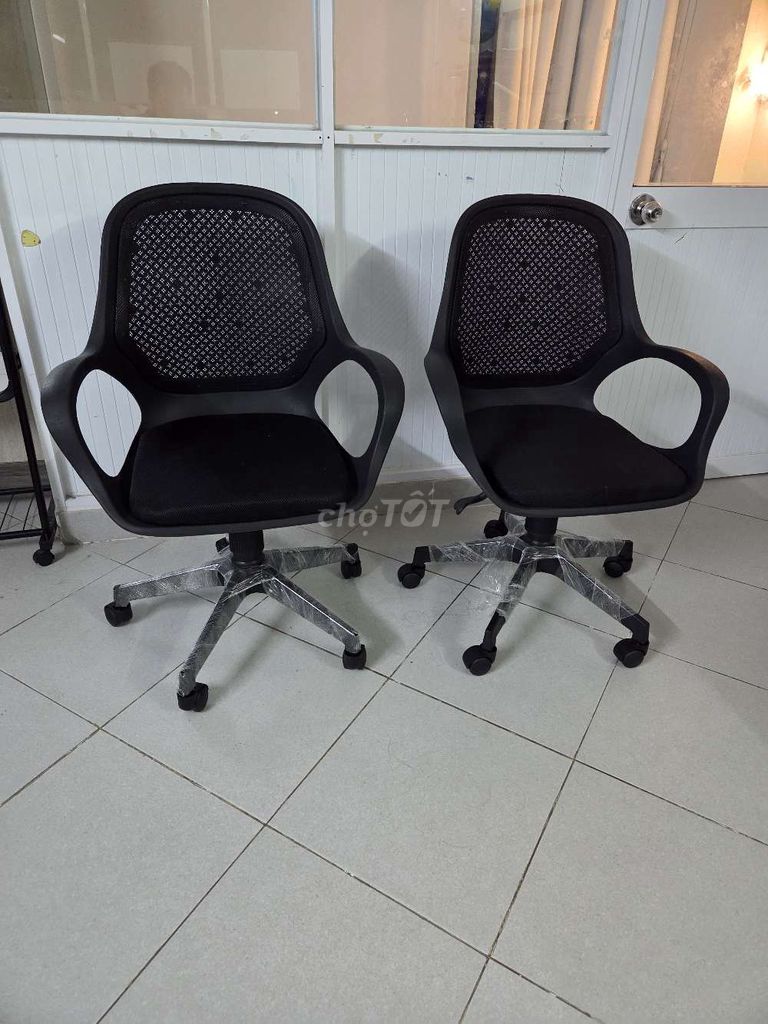 Ghế xoay văn phòng Qui Phúc DONA Đen 390k/c. Mua bán Đồ dùng văn phòng tại Quận 5 Tp Hồ Chí Minh được đăng bởi Dương Hồng hình 1