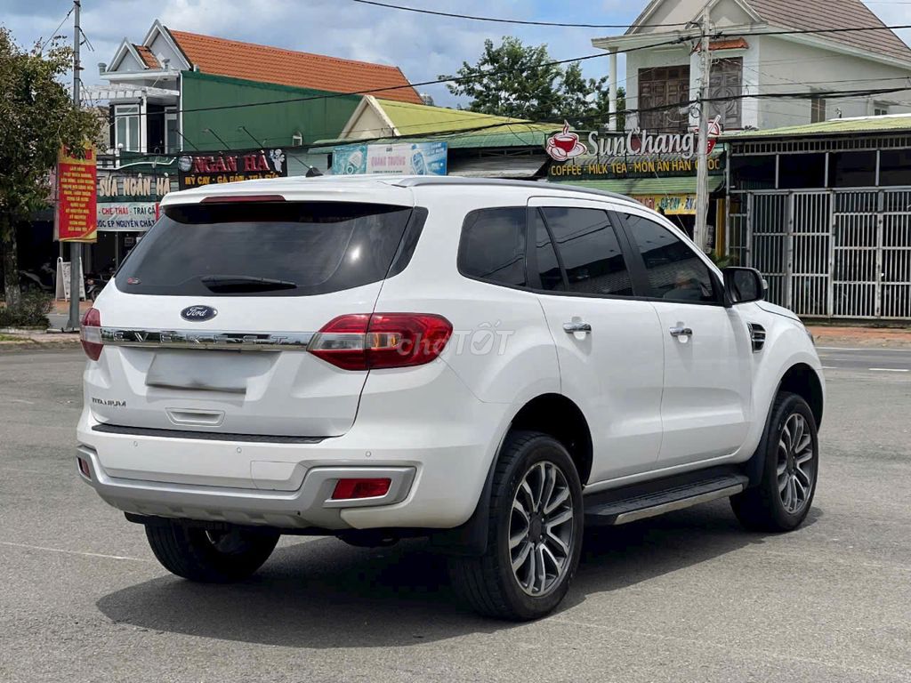 Ford Everest 2019 Titanium 1 cầu - 65000 km. Mua bán Ô tô tại Quận 3 Tp Hồ Chí Minh được đăng bởi  Sài Gòn Ford Used Car hình 4