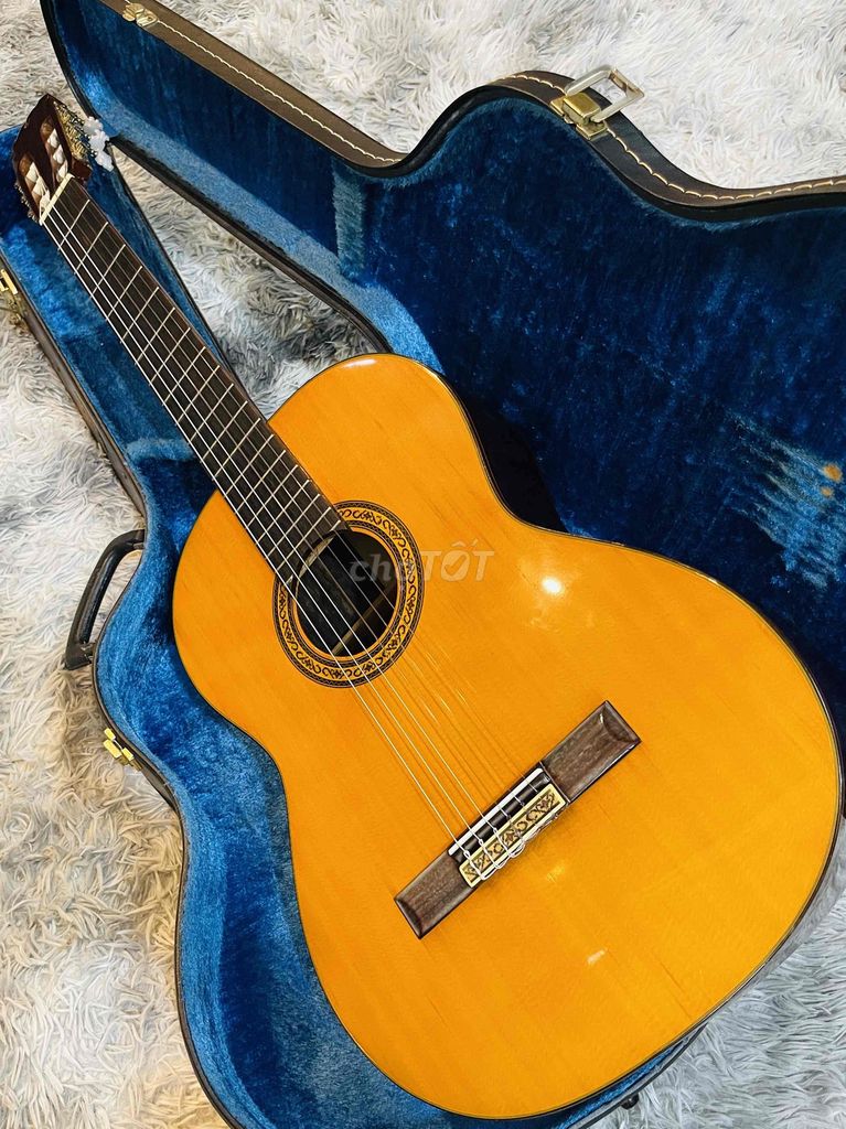 Cần bán Guitar Classic Suzuki C-200 made in Japan