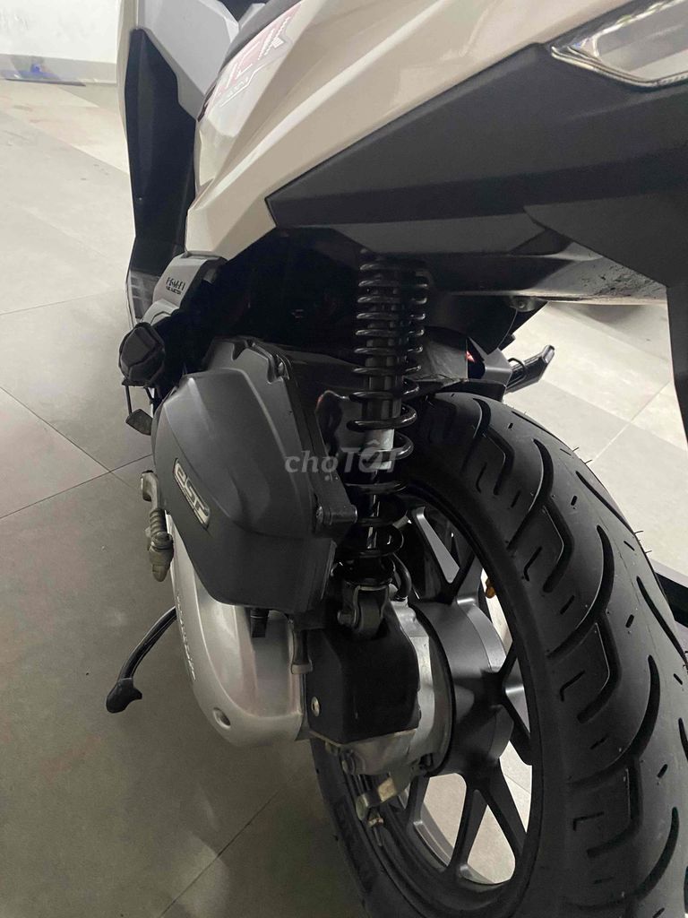 EM KẸT TIỀN CẦN BÁN XE CLICK THÁI 125 NGAY TÊN EM. Mua bán Xe máy tại Quận Tân Phú Tp Hồ Chí Minh được đăng bởi Xèn a lủ hình 2