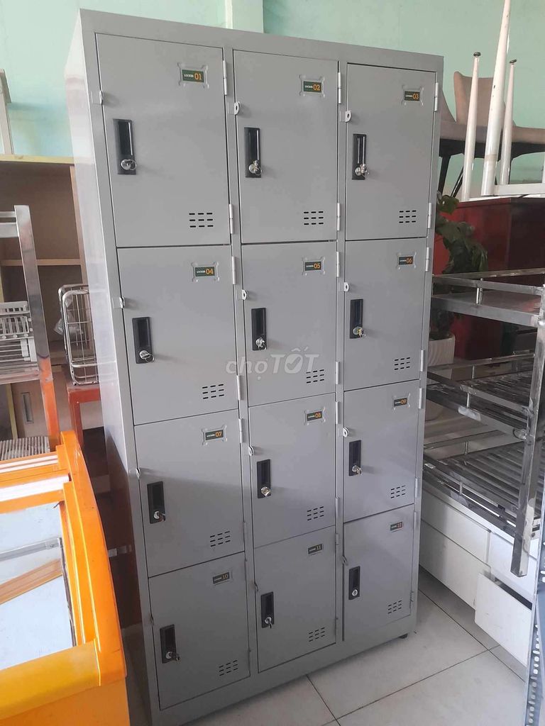 Tủ locker đựng đồ cá nhân mới 95%