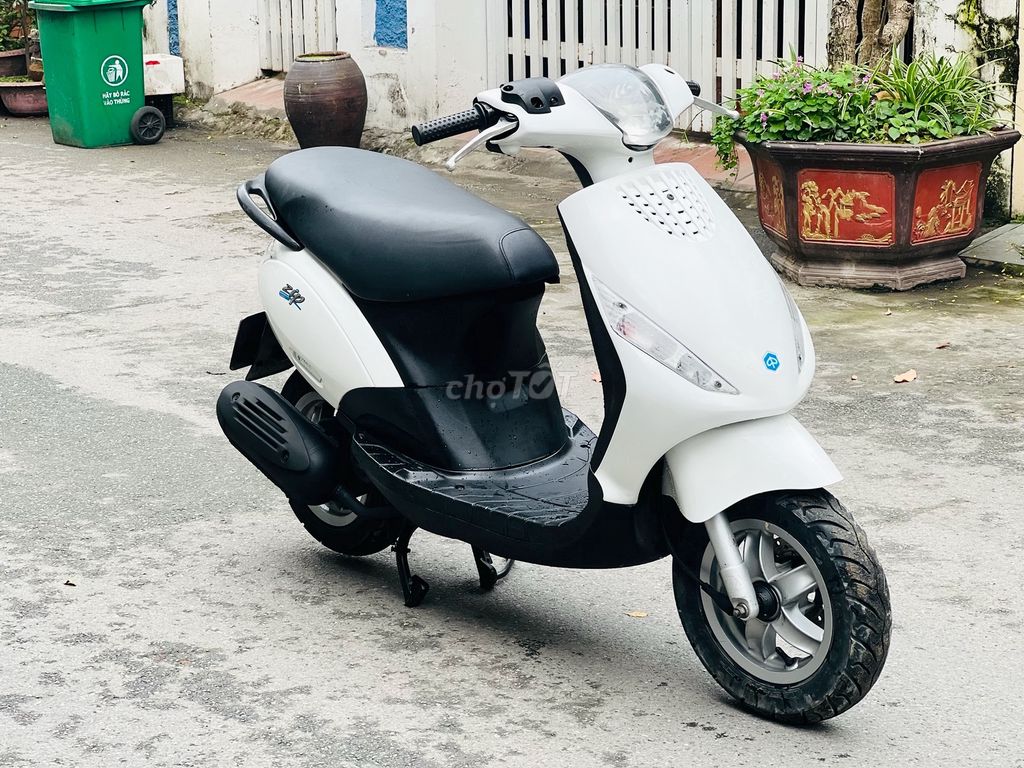 PIAGGIO ZIP 100 TRẮNG BIỂN HÀ NỘI MÁY CHẤT. Mua bán Xe máy tại Quận Bắc Từ Liêm Hà Nội được đăng bởi Đỗ Thanh Mai hình 3