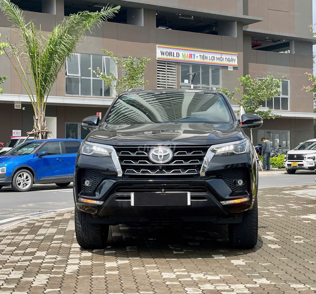 Toyota Fortuner 2.7 4x2 AT 2024 - 20000 km. Mua bán Ô tô tại Thành phố Dĩ An Bình Dương được đăng bởi Siêu Thị Ô Tô Bình Dương  hình 1