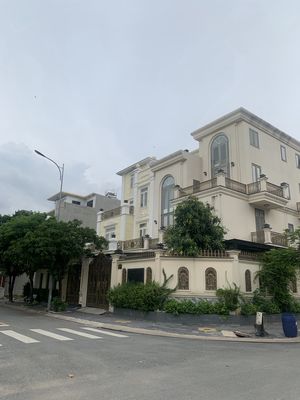 Bán lỗ biệt thự The Seasons ngay Lotte giá 18 tỷ. DT 12x20. 1T 2L. Mua bán nhà ở tại Thành phố Thuận An Bình Dương được đăng bởi MINH TRÍ