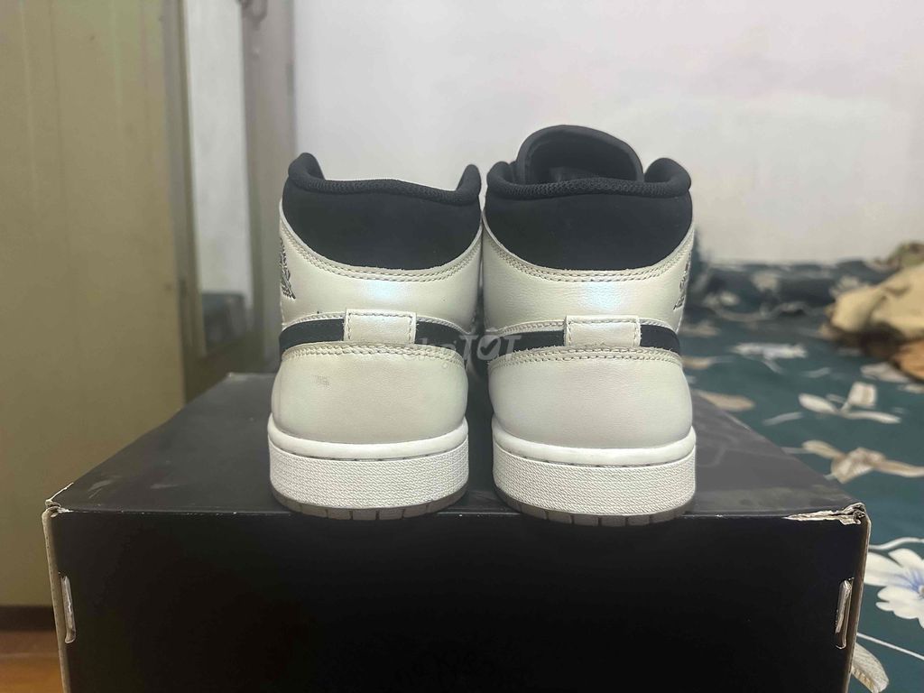 Mid diamound, size 42,5 ít đi cần thanh lý