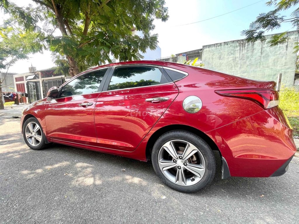 Специальное предложение Hyundai Accent 2018, красный, 45 000 км
