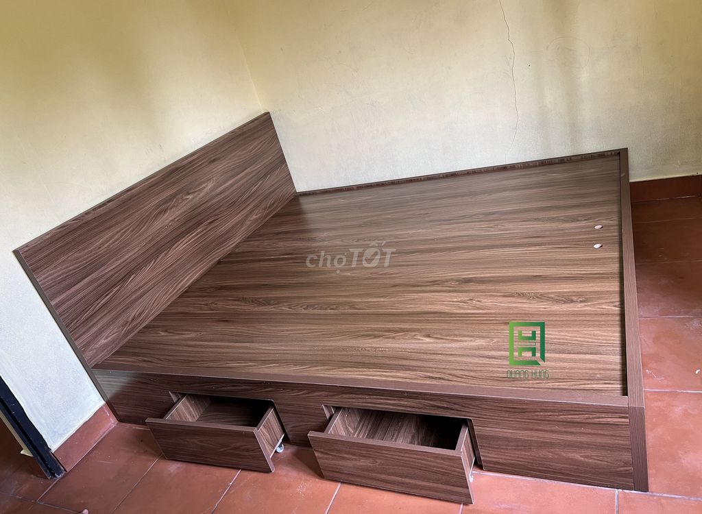 GIƯỜNG GỖ MDF CAO CẤP TRƠN MÀU NÂU GIÁ RẺ. Mua bán Giường, chăn ga gối nệm tại Thành phố Dĩ An Bình Dương được đăng bởi Nội Thất Quang Hùng TD hình 1