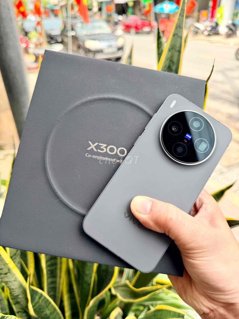 Vivo X300 256GB Xám Việt Nam còn bảo hành. Mua bán Điện thoại tại Quận Thanh Khê Đà Nẵng được đăng bởi Vietphones Store 16 Kỳ Đồng hình 1