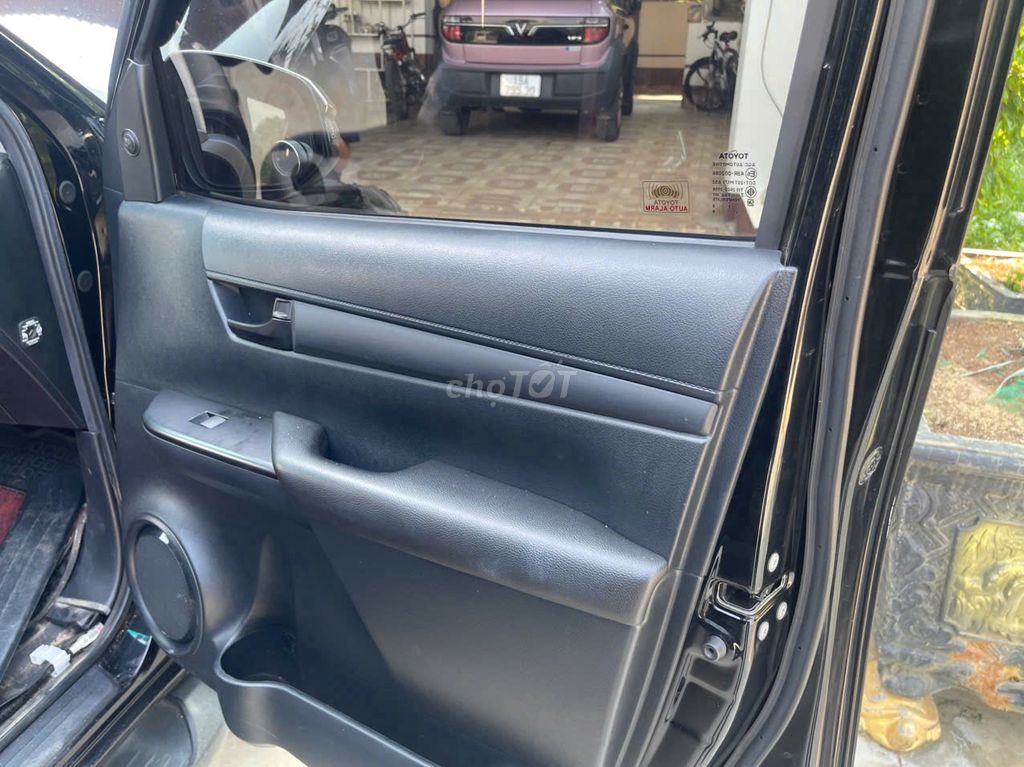 Toyota Hilux 2.4 AT một cầu Sx 2020 Nhập Thái. Mua bán Ô tô tại Quận Cầu Giấy Hà Nội được đăng bởi Hưng Toyota  hình 2