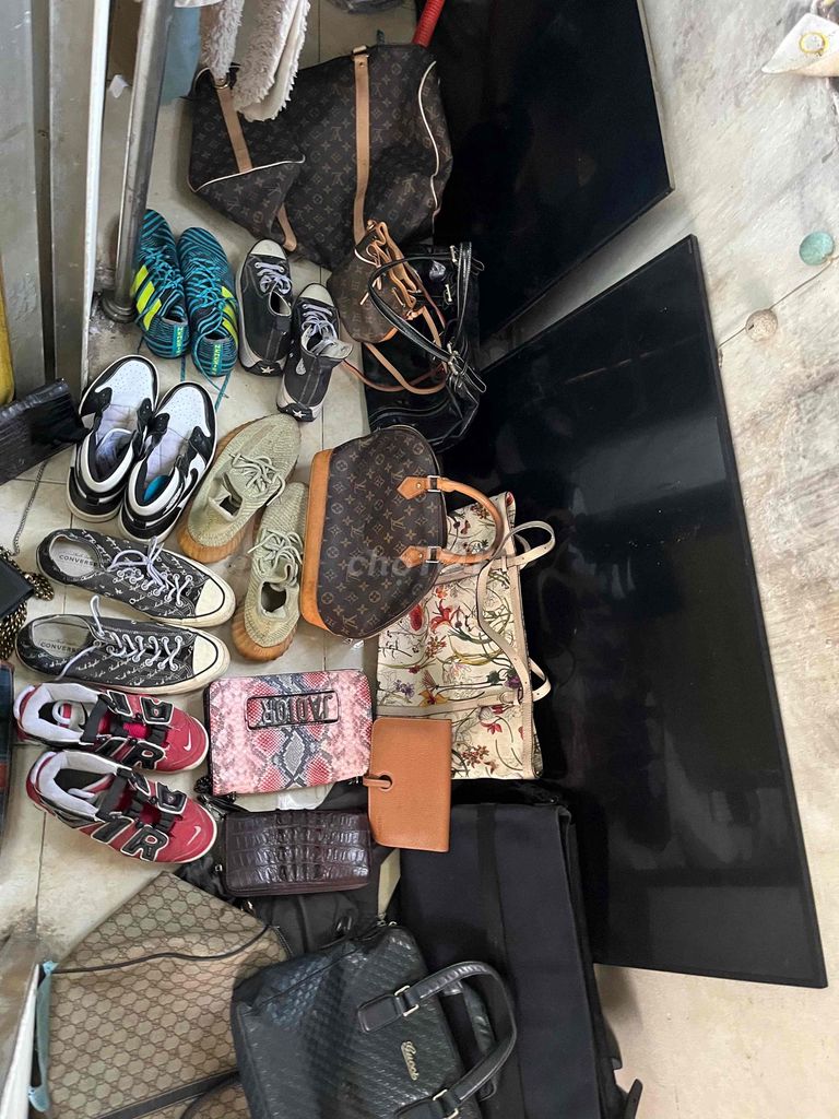 giày adidas boost túi trống gucci túi LV hãng đủ. Mua bán Giày dép tại Quận Tân Phú Tp Hồ Chí Minh được đăng bởi Trương Hiệp hình 1