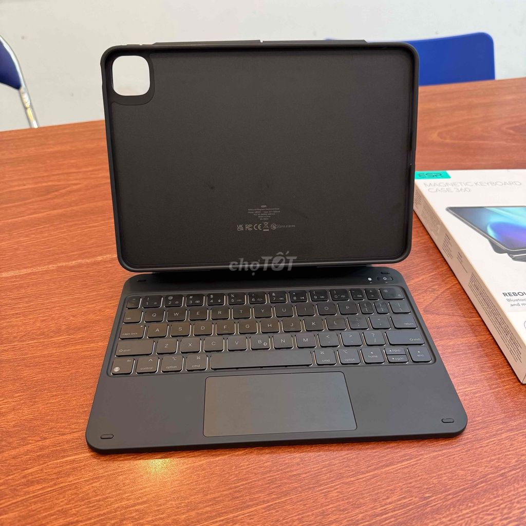 Bàn phím iPad ESR Pro M4, M5 Đen. Mua bán Phụ kiện (Màn hình, Chuột...) tại Quận Tân Bình Tp Hồ Chí Minh được đăng bởi Minh Tuấn hình 1