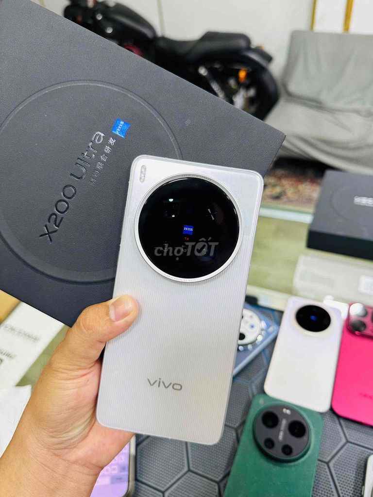Vivo X200 Ultra 5G 16GB/512GB Trắng. Mua bán Điện thoại tại Thành phố Tây Ninh Tây Ninh được đăng bởi Công Minh Mobile hình 1