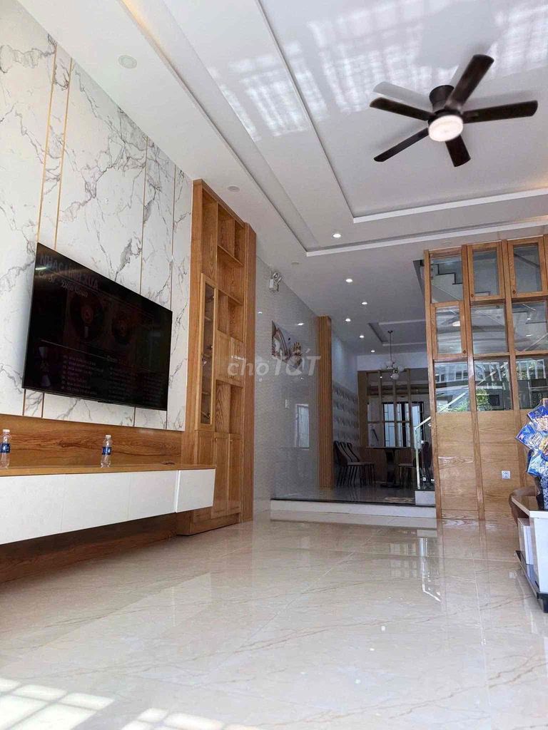 Дом с 4 спальнями в Quận Cẩm Lệ, Дананг — $1,349/мес, фото 1
