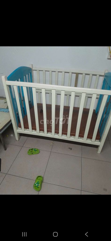 Cũi trẻ em gỗ trắng xanh 80cmx1m. Mua bán Mẹ và bé tại Quận Hoàng Mai Hà Nội được đăng bởi Hoang phonh hình 1