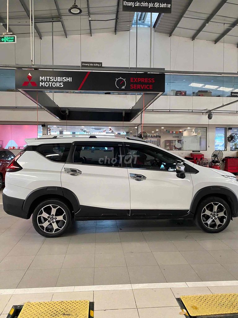 Mitsubishi Xpander Cross 2022 Белый 53 300 км