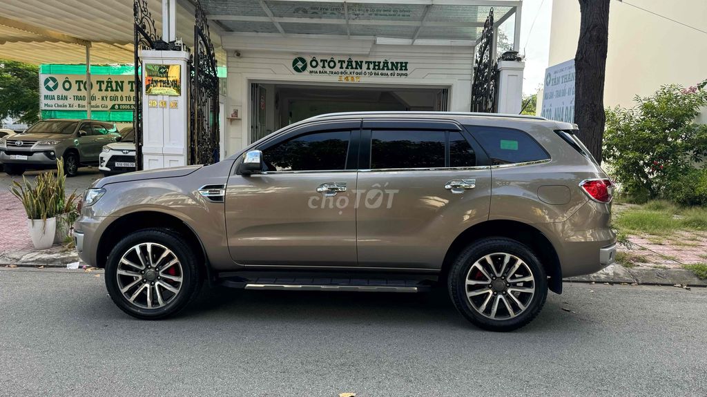 Ford Everest 2019 Titanium 2.0L 4x2 AT - 90000 km. Mua bán Ô tô tại Huyện Bình Chánh Tp Hồ Chí Minh được đăng bởi TAN THANH AUTO hình 4