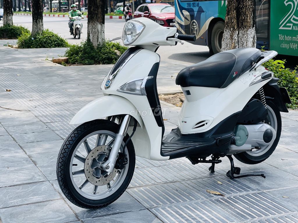 Piaggio Liberty 125 3Vie Màu trắng  Máy Êm Biển 29