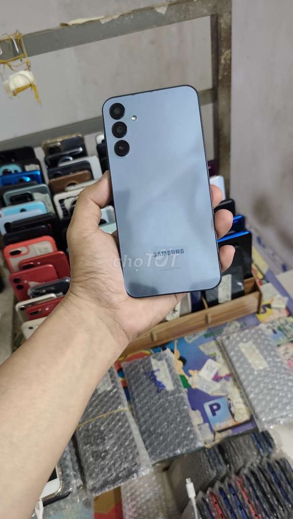 Samsung A15 5G, ram 8gb, 256gb. Mua bán Điện thoại tại Quận Gò Vấp Tp Hồ Chí Minh được đăng bởi A LONG   nhận thanh toán THẺ TÍN DỤNG hình 1