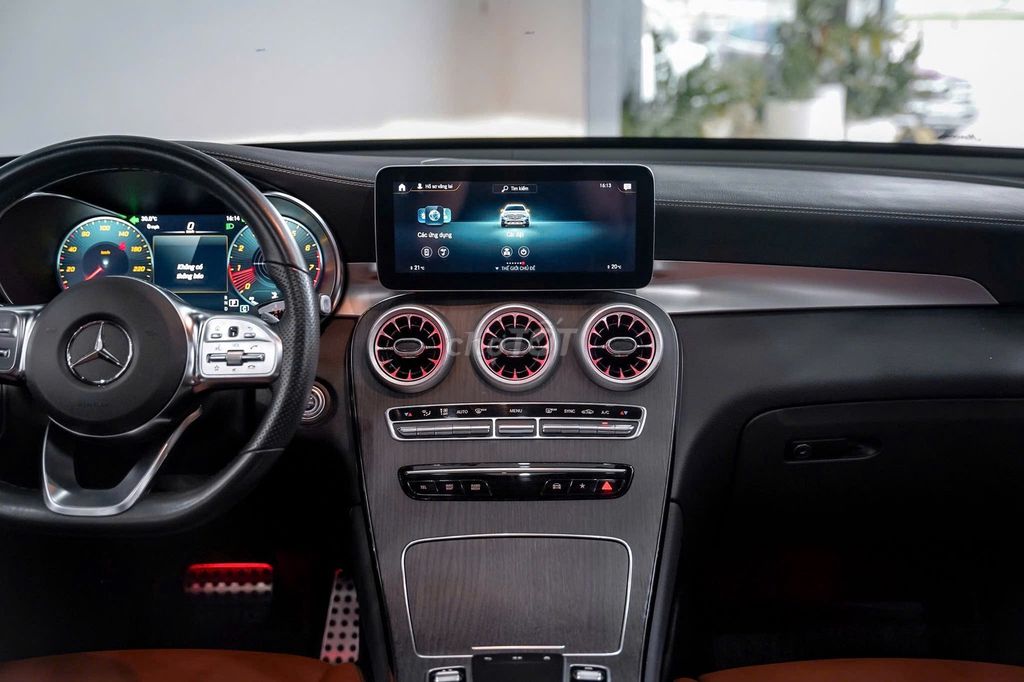 Mercedes GLC300 4Matic bản update V1 2022. Mua bán Ô tô tại Quận 7 Tp Hồ Chí Minh được đăng bởi Hoàn Lee Xe Lướt hình 16