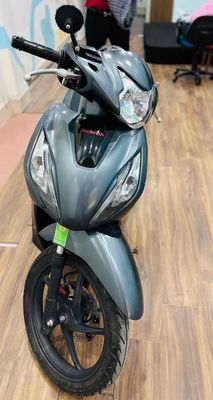 Mua xe phân khối lớn nên thừa con Vision ko đi. Mua bán Xe máy tại Quận Hoàng Mai Hà Nội được đăng bởi Minh Minh