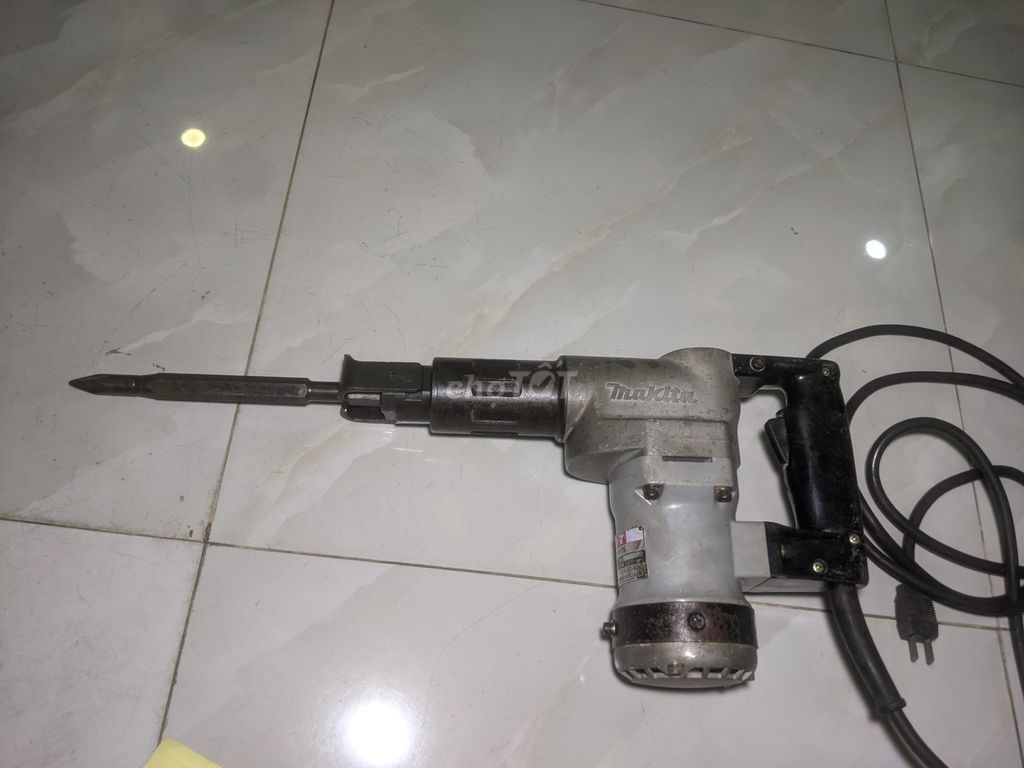 máy đục bê tông Makita Japan 100volt