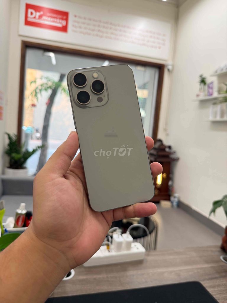iPhone 15 Pro Max 256GB Zin full cn. giá 16.999k. Mua bán Điện thoại tại Quận Thanh Xuân Hà Nội được đăng bởi Hiếu hình 1