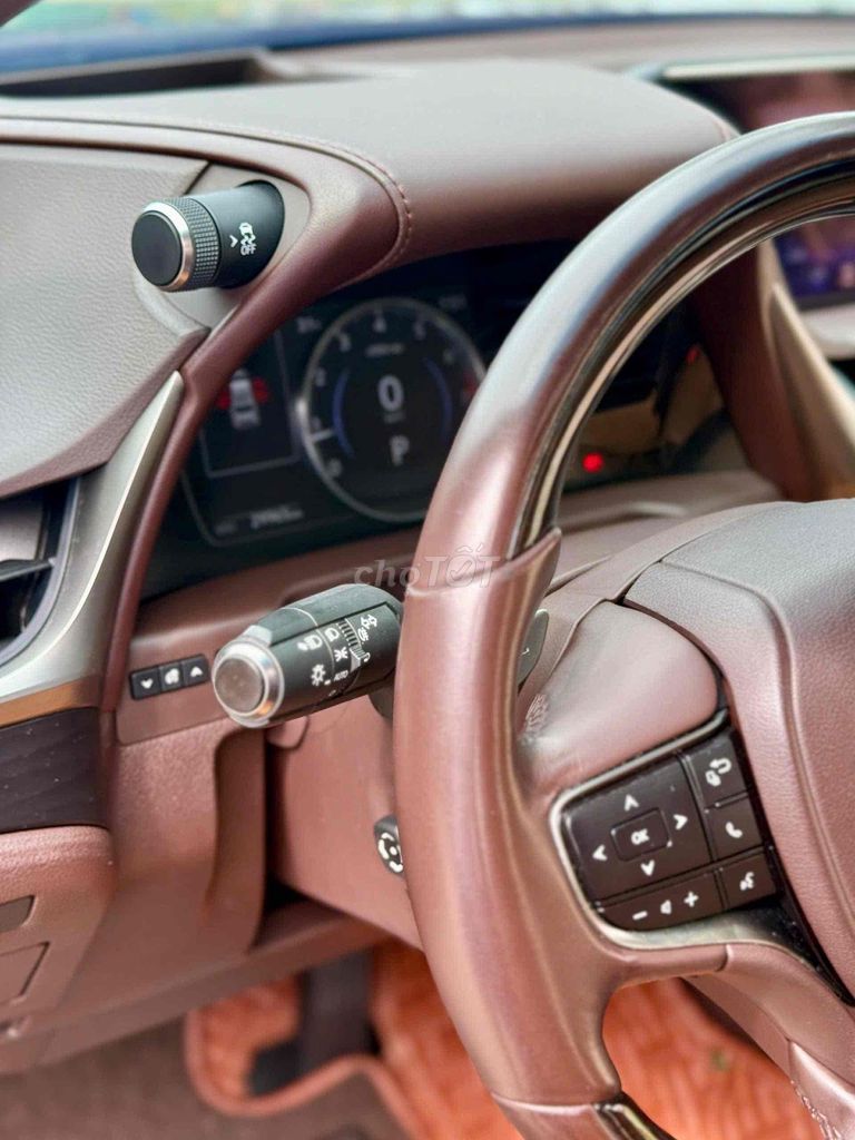 LEXUS ES250 2018 NHẬP NHẬT - 27000km. Mua bán Ô tô tại Quận Gò Vấp Tp Hồ Chí Minh được đăng bởi Ca Thị Thanh Huệ hình 20