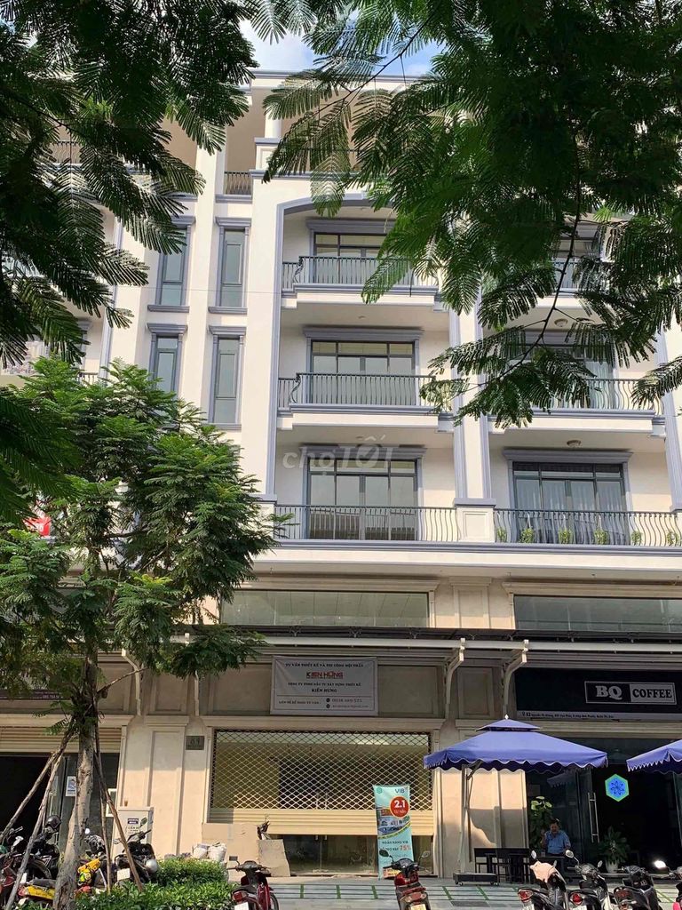 Shophouse Nguyễn Thị Nhung 7x20m vị trí đẹp sẵn vách kính giá 65 triệu