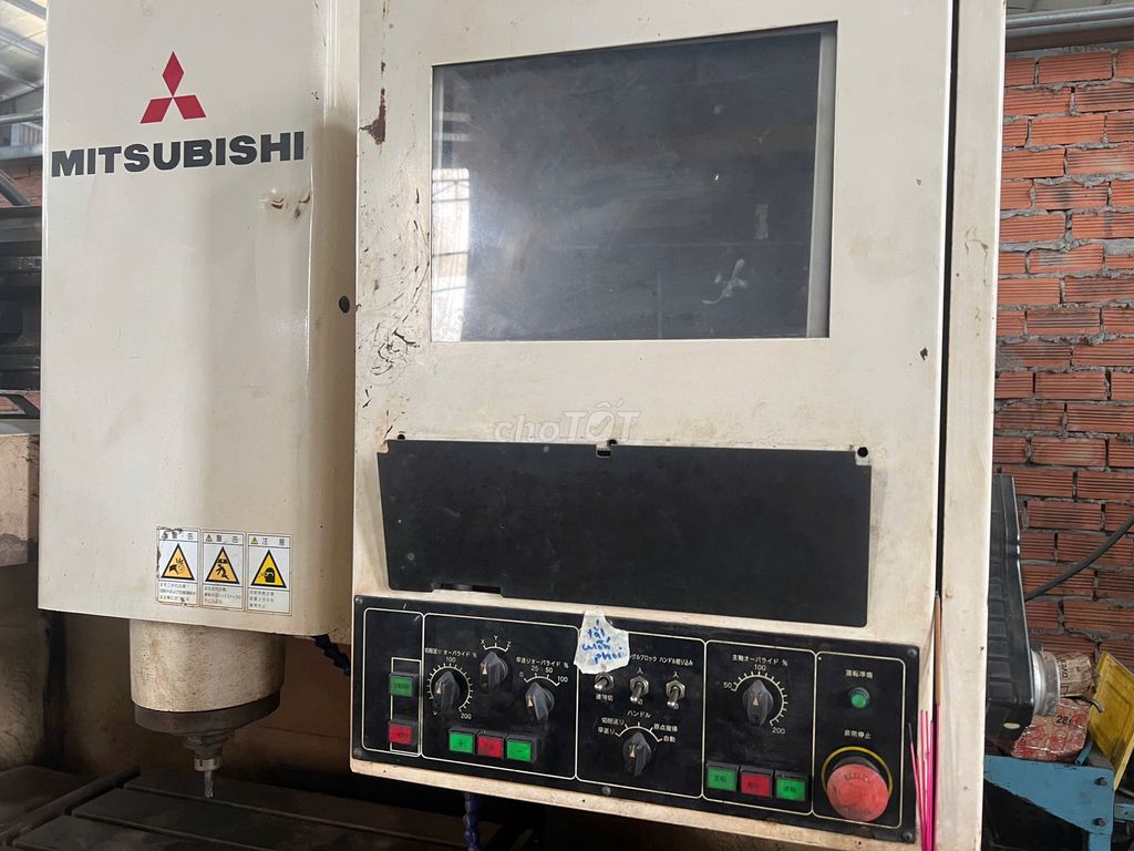 THANH LÝ MÁY PHAY CNC MITSUBISHI V360