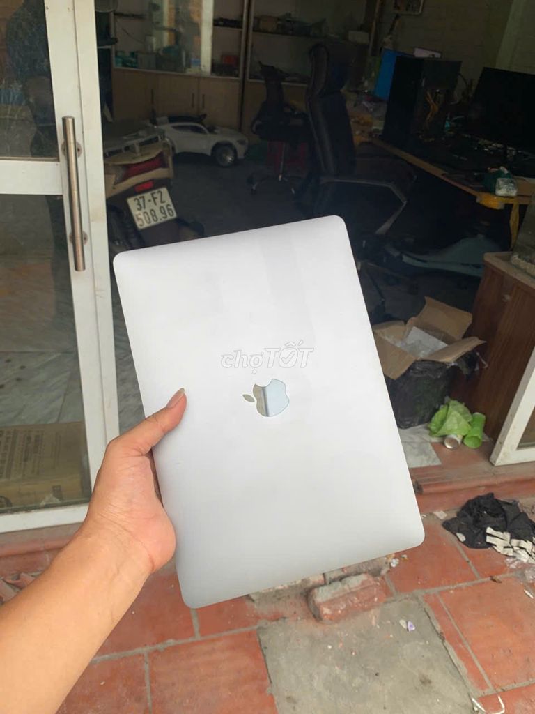Apple MacBook Pro 2020 i5 13.3 inch 16GB/512GB Xám. Mua bán Laptop tại Huyện Quế Võ Bắc Ninh được đăng bởi Luân hình 1