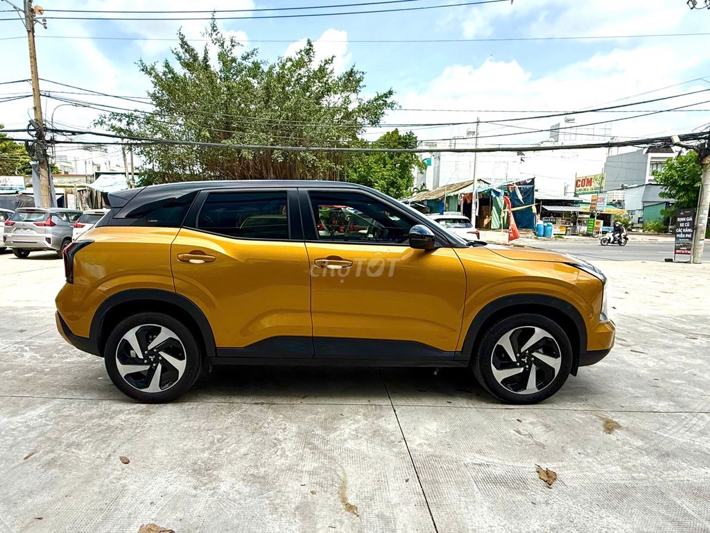 Mitsubishi Xforce Ultimate 2024 Vàng - Odo 5700km. Mua bán Ô tô tại Thành phố Thủ Đức Tp Hồ Chí Minh được đăng bởi Mitsubishi Chính Hãng hình 3