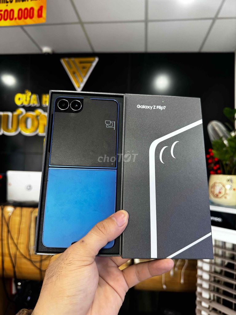 Samsung ZFlip 7 256GB Fullbox ken. Mua bán Điện thoại tại Thành phố Bến Tre Bến Tre được đăng bởi HươngGiangmobile hình 1