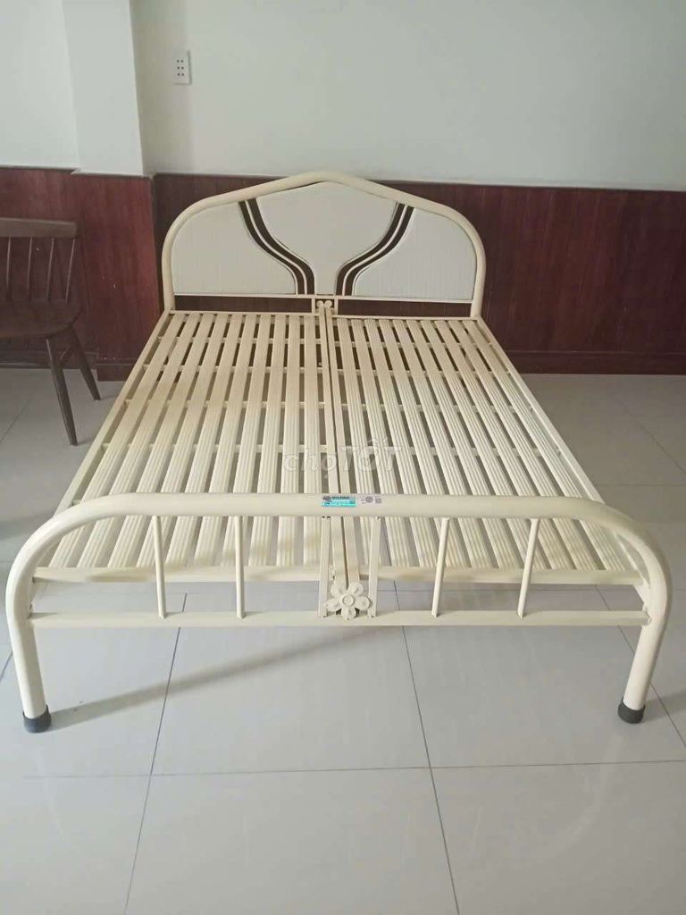 Ráp giường sắt 1m6 Hoà Khánh. Mua bán Giường, chăn ga gối nệm tại Quận Hải Châu Đà Nẵng được đăng bởi UY TÍN hình 1