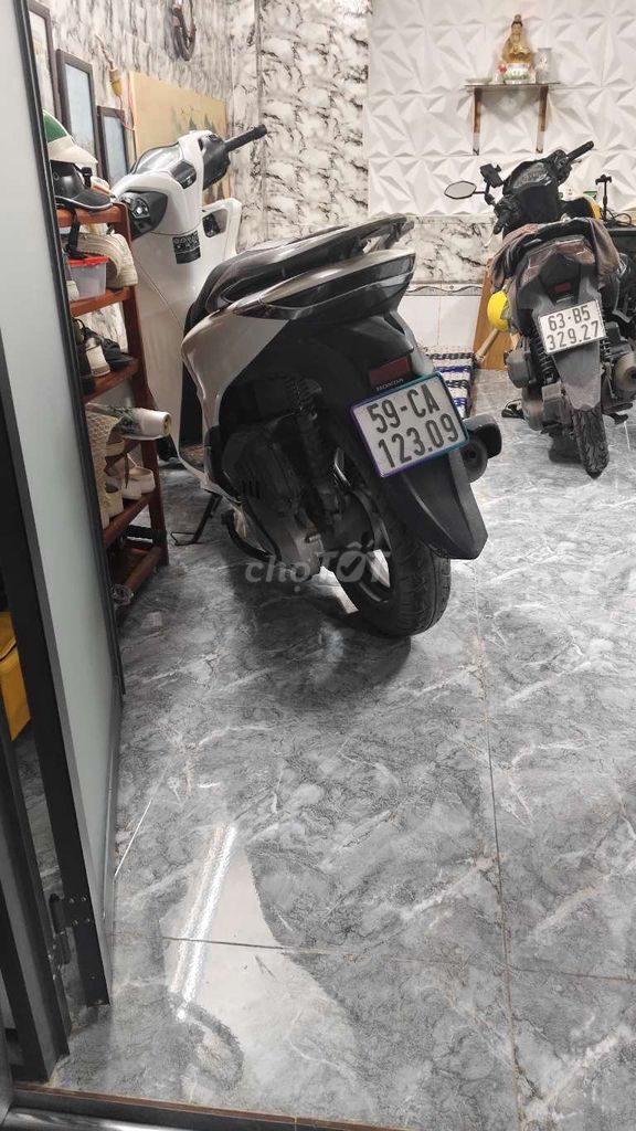 Хонда SH 125 CBS 2022 Белая Вьетнам