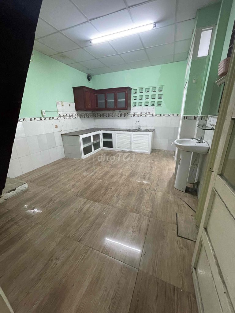 Nhà trệt 1 lầu rộng rãi, 2PN 2VS - đường Vĩnh Viễn trung tâm Q10 - ảnh 3